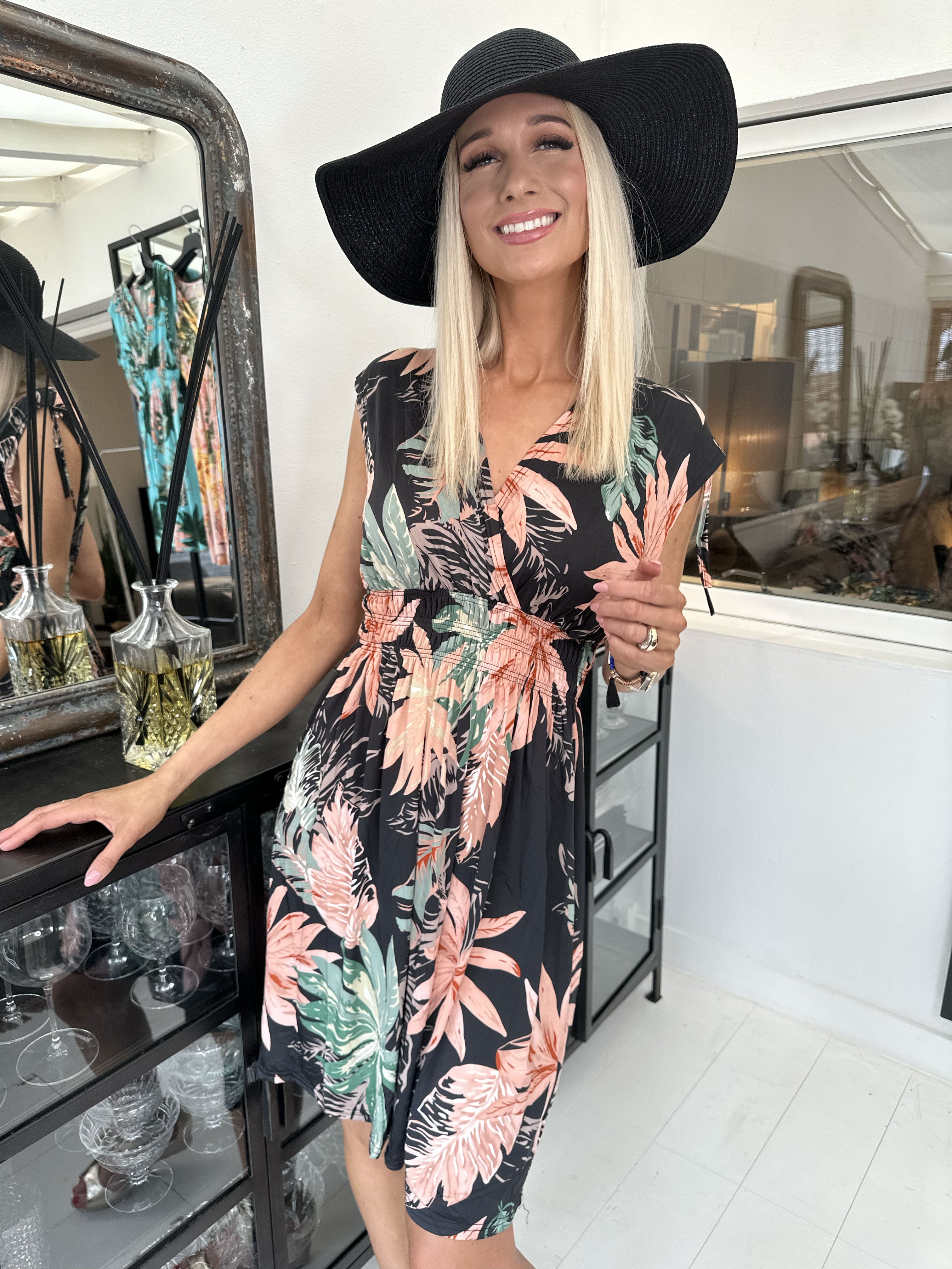 Pams Tropical Short - Kort elastisk kjole i krølfrit stof